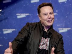 Elon Musk îl depășește pe Jeff Bezos și devine cel mai bogat om din lume Elon Musk